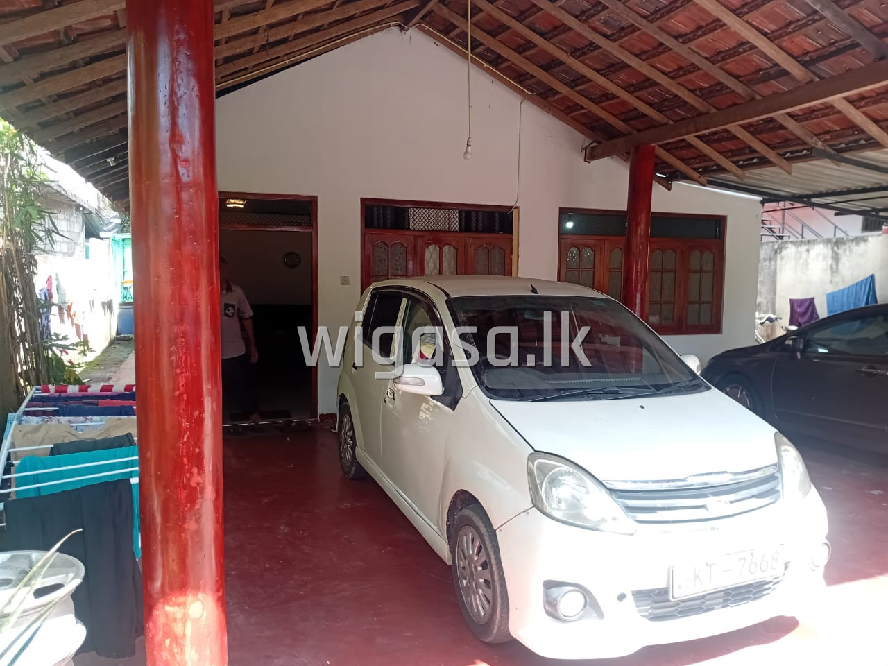 Land and house in matara